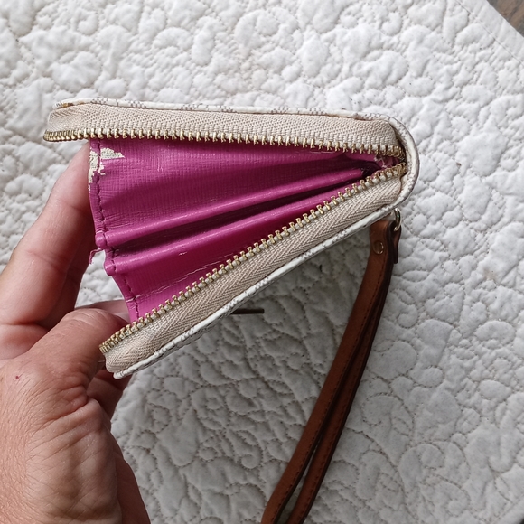 FOSSIL WRISTLET WALLETT - Picture 4 of 8